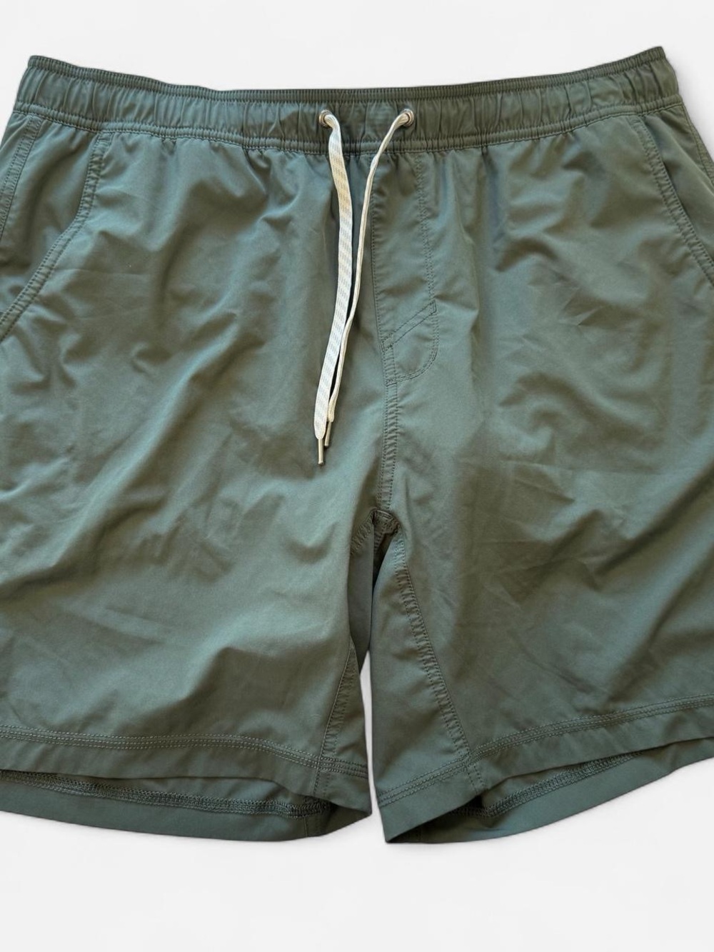Vuori Dark Green Kore Shorts
XXL